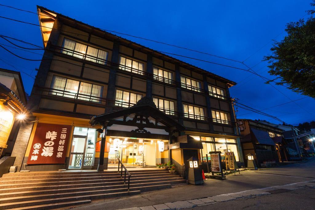 Hotel Mikunitoge Onsen Oyado Honjin Yuzawa  Exterior foto